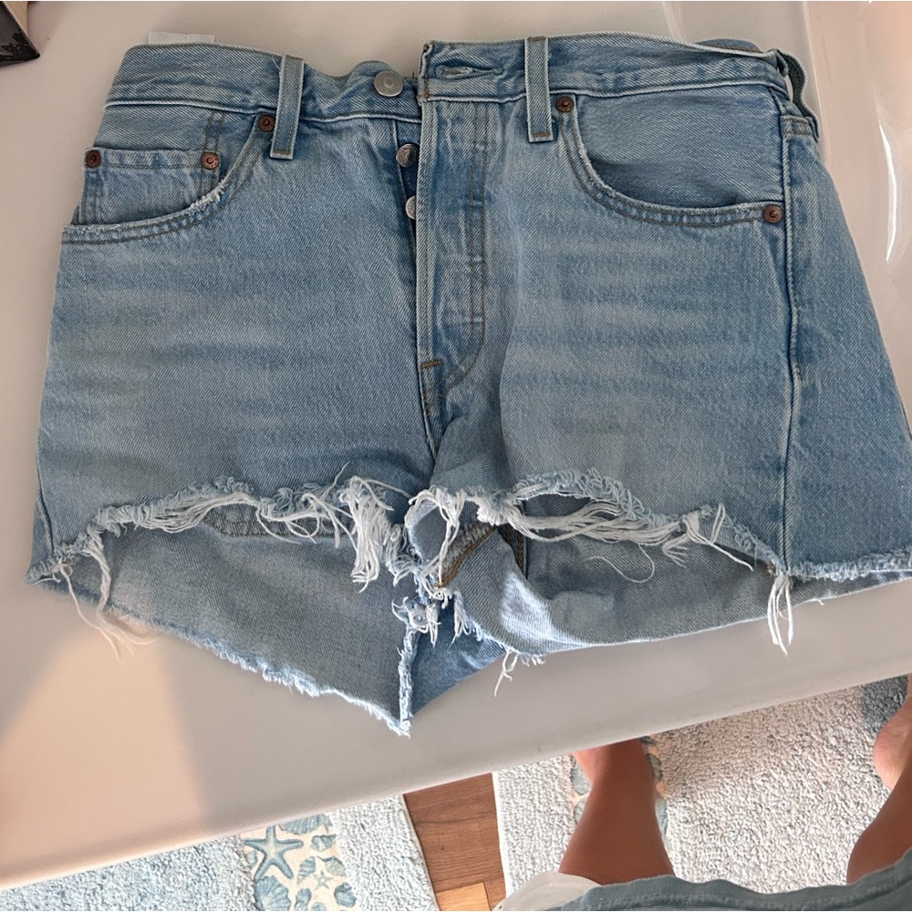 Levi 501’s size 27